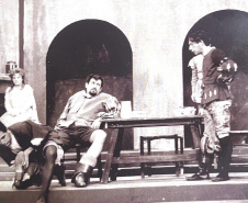 Teatro Guaíra abre seleção para atores e atrizes em montagem do Teatro de Comédia do Paraná