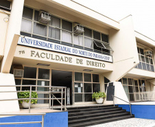 UENP PROMOVE FEIRA DE PROFISSÕES