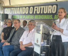 Em Londrina, Darci Piana lança horto de plantas medicinais, aromáticas e condimentares