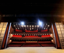 Quatro teatros em um: conheça os auditórios que compõem o complexo do Guaíra