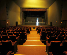 Quatro teatros em um: conheça os auditórios que compõem o complexo do Guaíra