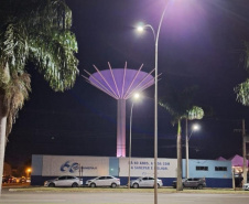 Faturas de água e esgoto e copos de água envasada estão na cor da campanha em todas as cidades onde a Companhia atua
