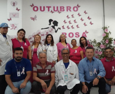 Faturas de água e esgoto e copos de água envasada estão na cor da campanha em todas as cidades onde a Companhia atua