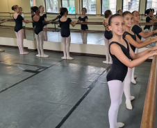 Escola de Dança Teatro Guaíra abre inscrições neste dia 17