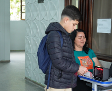 Tecnologia desenvolvida por estudantes de Paranaguá reduz atrasos e faltas escolares