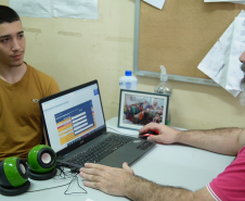 Tecnologia desenvolvida por estudantes de Paranaguá reduz atrasos e faltas escolares