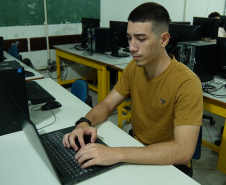 Tecnologia desenvolvida por estudantes de Paranaguá reduz atrasos e faltas escolares