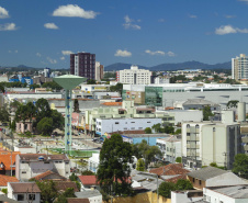 Estado repassa quase R$ 1 bilhão aos municípios paranaenses em setembro