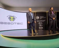 Startup que estuda própolis azul de Morretes é top 2 de  ranking da América Latina