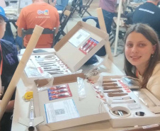 Lançando sonhos: alunos de Campo Magro Conquistam pódio com foguete de garrafas pet