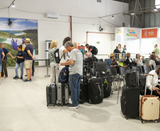 Paranaguá, 27 de dezembro de 2024 - O porto de Paranaguá recebe novo navio com turistas.