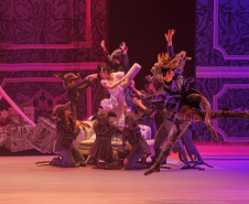 TEATRO GUAÍRA ENCERRA APRESENTAÇÕES O QUEBRA NOZES