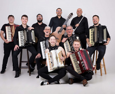 Palcos Sunset terão mais de 48 shows gratuitos de artistas paranaenses no Verão Maior Paraná