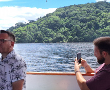 Baía dos Golfinhos: passeio é um dos  favoritos dos turistas que descem do navio de cruzeiro em Paranaguá