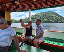 Baía dos Golfinhos: passeio é um dos  favoritos dos turistas que descem do navio de cruzeiro em Paranaguá
