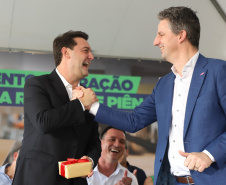 Empresa investe R$ 70 milhões em fábrica de pisos laminados na RMC