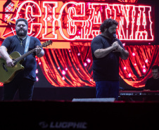 Show de César Menotti e Fabiano no Verão Maior Paraná em Pontal do Paraná
