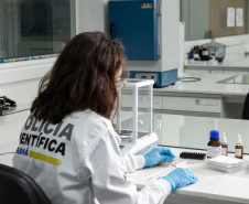 POLÍCIA CIENTÍFICA - COCAÍNA ROSA
