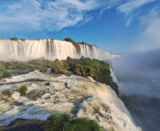 Cataratas, Linha Turismo e Litoral: turistas movimentam diferentes regiões do Paraná em janeiro