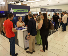 Feira de Serviços do Paraná Mais Cidades orienta gestores para acesso a programas do Estado