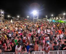 Pontal do Paraná, 21 de fevereiro de 2025 - Show de George Henrique e Rodrigo, no Centro de Eventos Marisol, dentro da programação do Verão Maior Paraná.