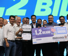 O governador Carlos Massa Ratinho Junior anunciou nesta quinta-feira (13) a liberação de R$ 1,2 bilhão para a saúde pública do Estado, durante o evento Saúde em Movimento, em Foz do Iguaçu, na região Oeste. 