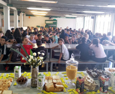 Vai um café com o diretor aí? Estratégia fez  subir para mais de 90% frequência escolar no interior do Paraná 