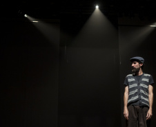 Teatro de Comédia do Paraná se prepara para estreia de “Daqui ninguém sai