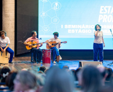 Educação qualifica formadores que vão orientar docentes em estágio probatório