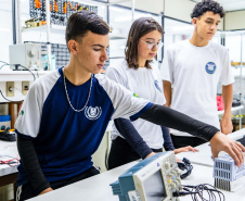 Paraná avança na formação técnica e já soma mais de 123 mil estudantes na EPT