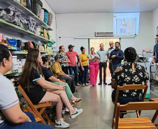 entrega de equipamentos em cooperativa da agricultura familiar em cascavel