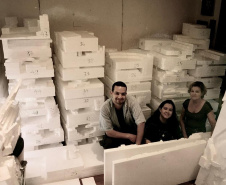 NA SEMANA DE ANIVERSÁRIO DE POTY LAZAROTTO, ARTISTAS QUE EXECUTARAM OBRAS DELE VISITAM MURAL DO SIMEPAR