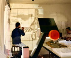 NA SEMANA DE ANIVERSÁRIO DE POTY LAZAROTTO, ARTISTAS QUE EXECUTARAM OBRAS DELE VISITAM MURAL DO SIMEPAR