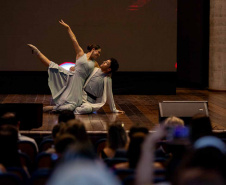 : Grupo de dança do Colégio Estadual do Paraná prepara turnê em homenagem a Poty Lazzarotto
