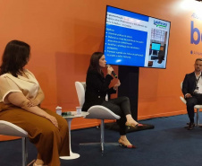 Paraná apresenta modelo inovador de parceria público-privada e políticas de leitura digital na educação durante a Bett Brasil 2025