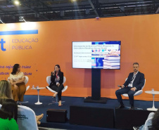 Paraná apresenta modelo inovador de parceria público-privada e políticas de leitura digital na educação durante a Bett Brasil 2025