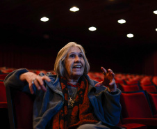 violonista Eleni Bettes.