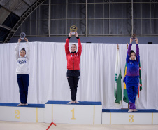 Ginástica Rítmica encanta público no ginásio da Secretaria do Esporte com presença de Barbara Domingos