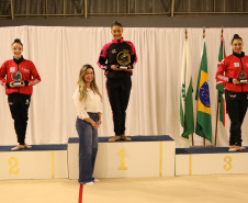 Ginástica Rítmica encanta público no ginásio da Secretaria do Esporte com presença de Barbara Domingos