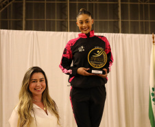 Ginástica Rítmica encanta público no ginásio da Secretaria do Esporte com presença de Barbara Domingos
