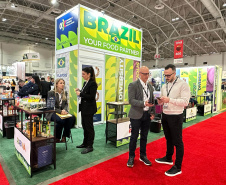 Invest Paraná apresenta produtos de 14 empresas paranaenses na Sial Canada 2025