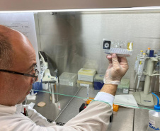  Lacen implanta nova tecnologia para agilizar diagnóstico de doenças graves e reforçar resposta a surtos no Paraná