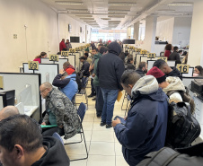 SETR - Mutirão em Curitiba registra mais de 1.100 atendimentos e mais de 300 pessoas, incluindo migrantes, praticamente contratadas