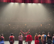 Balé Teatro Guaíra lota Palácio das Artes, em BH, com “Romeu e Julieta” contemporâneo