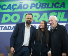 VICE ENTREGA TABLETS EDUCAÇÃO