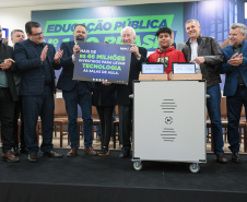 VICE ENTREGA TABLETS EDUCAÇÃO