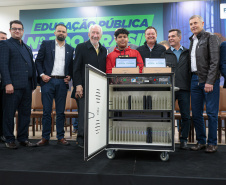 VICE ENTREGA TABLETS EDUCAÇÃO