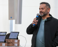 VICE ENTREGA TABLETS EDUCAÇÃO