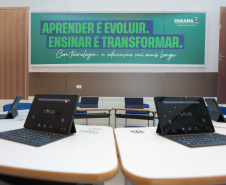 VICE ENTREGA TABLETS EDUCAÇÃO