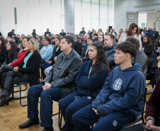 VICE ENTREGA TABLETS EDUCAÇÃO